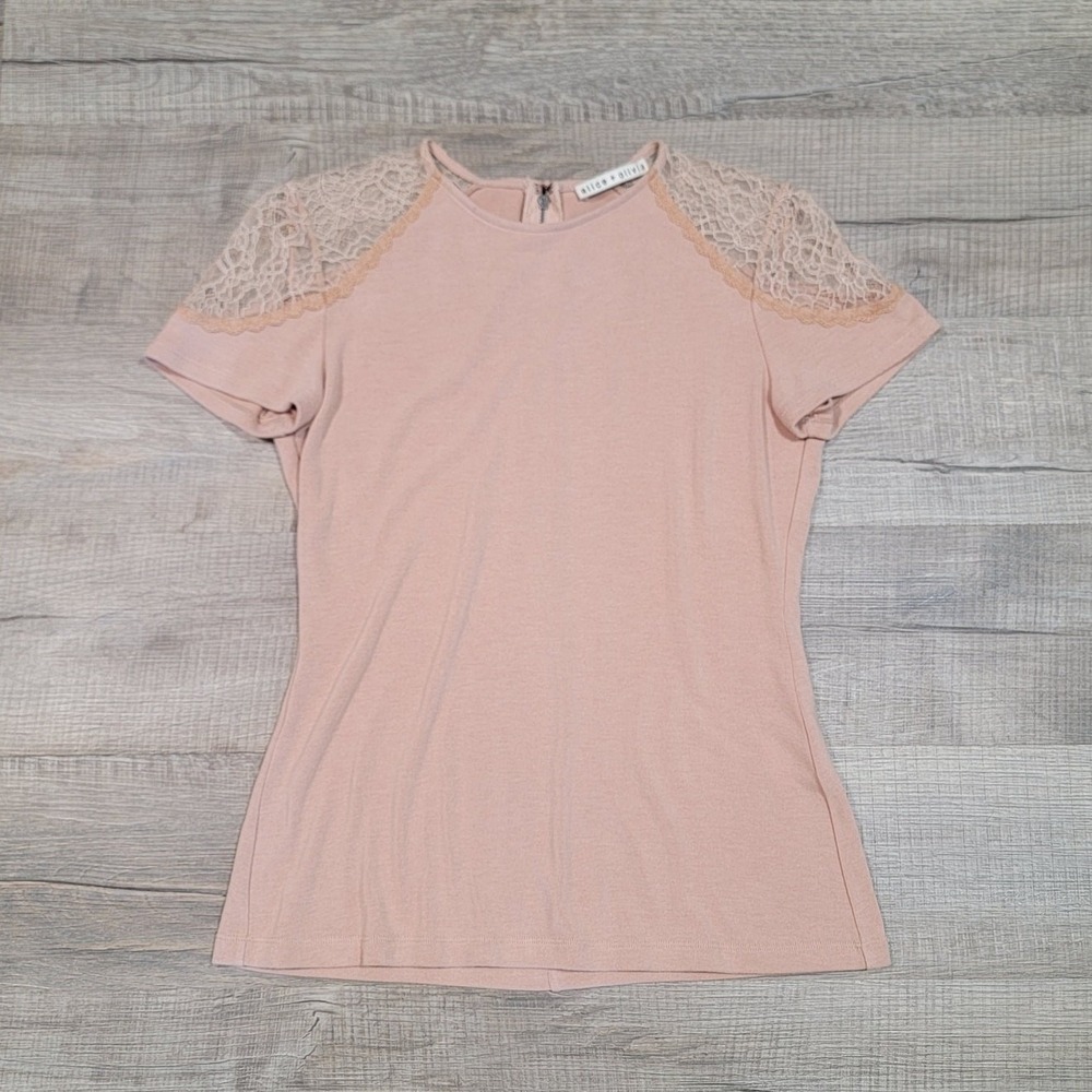 Alice + Olivia Baby Pink Soft Brushed Lacey Baby‎ Tee Size Medium Coquette Basic